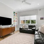 Balmoral Hamptons House With Heated Pool And Hot Tub