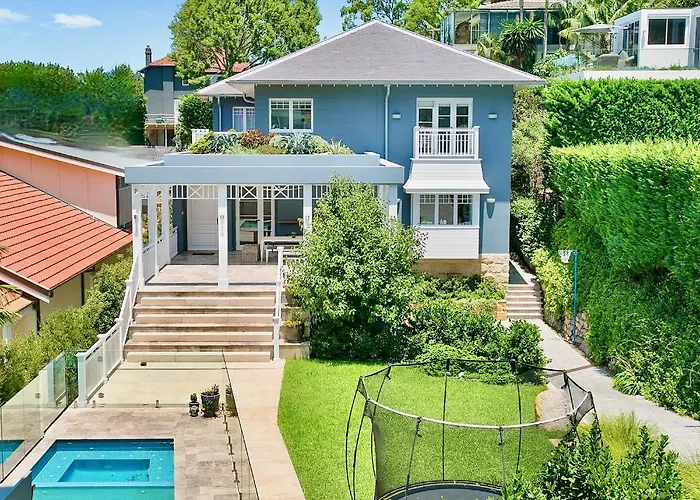 Balmoral Hamptons House With Heated Pool And Hot Tub