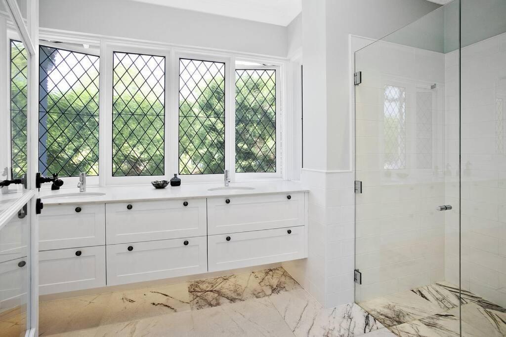 Balmoral Hamptons House With Heated Pool And Hot Tub Sydney