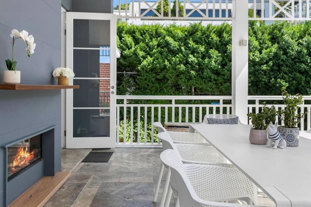 Holiday home Balmoral Hamptons House With Heated Pool And Hot Tub Sydney