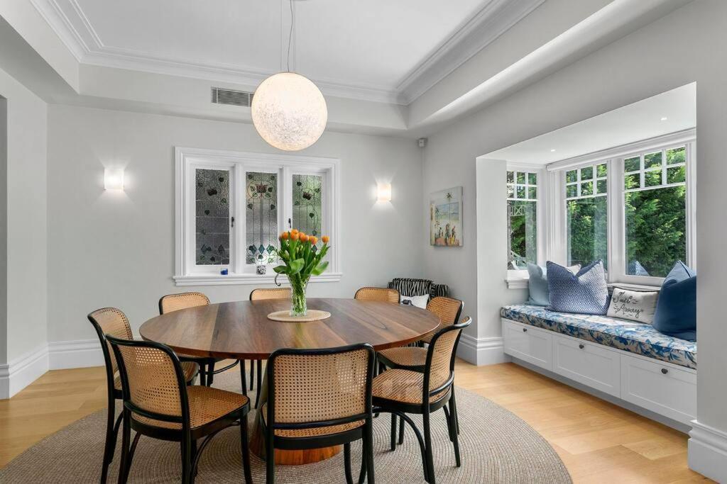 Balmoral Hamptons House With Heated Pool And Hot Tub *