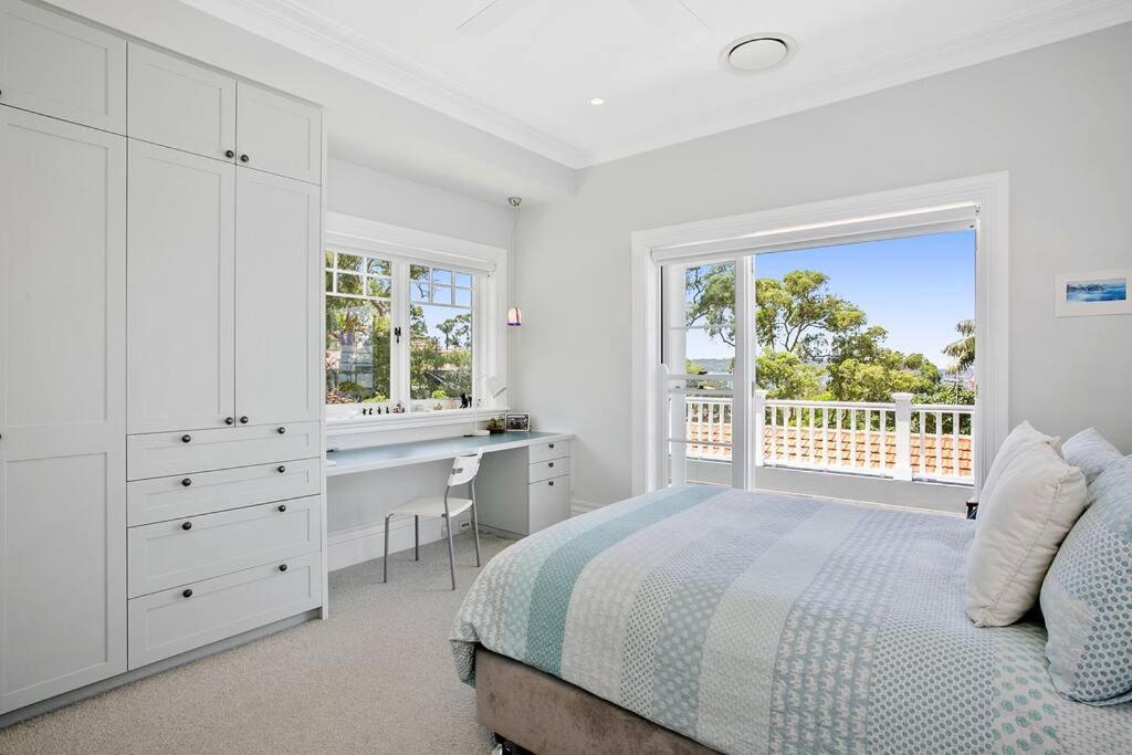 Balmoral Hamptons House With Heated Pool And Hot Tub Holiday home