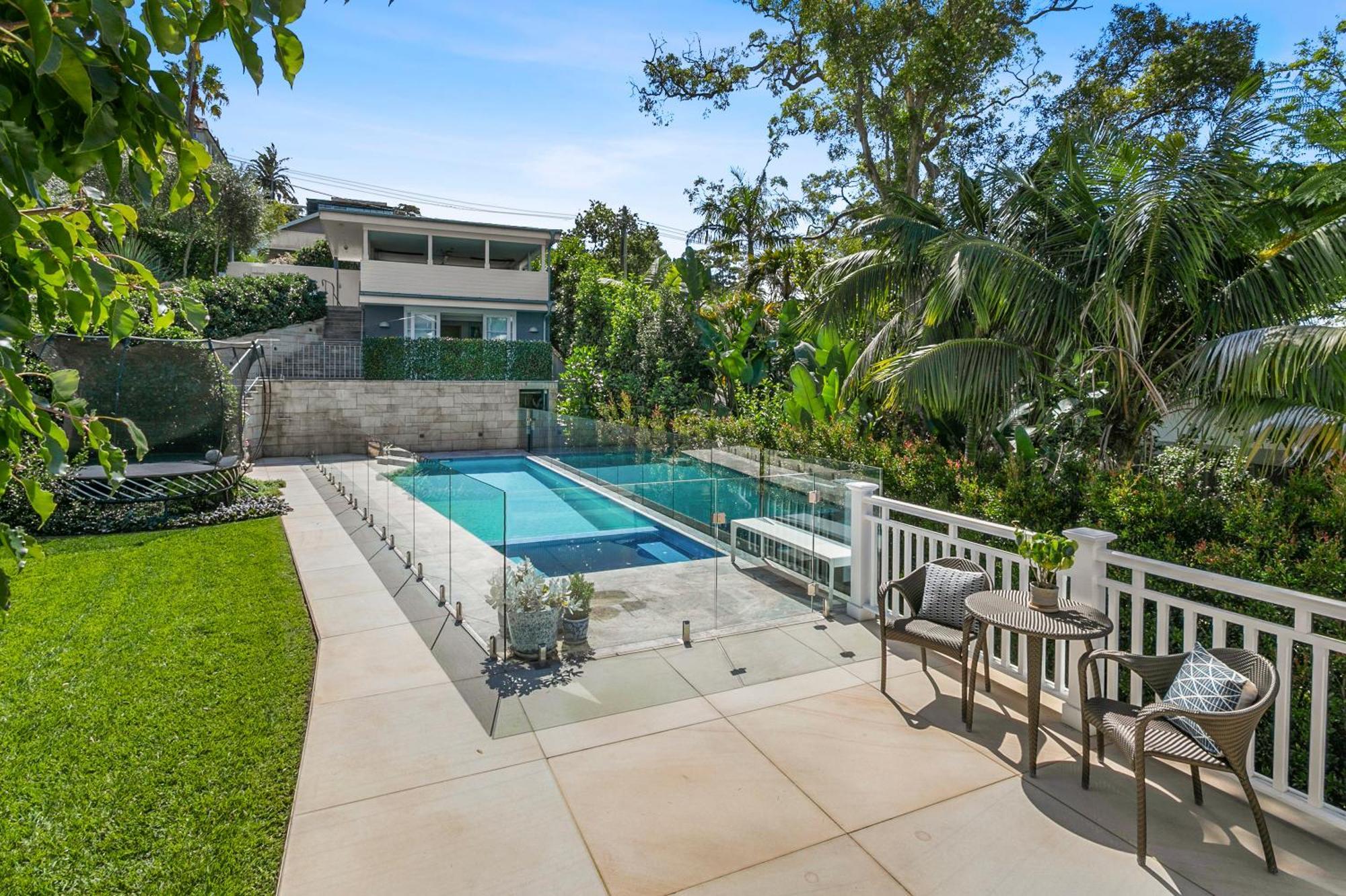 Balmoral Hamptons House With Heated Pool And Hot Tub Holiday home