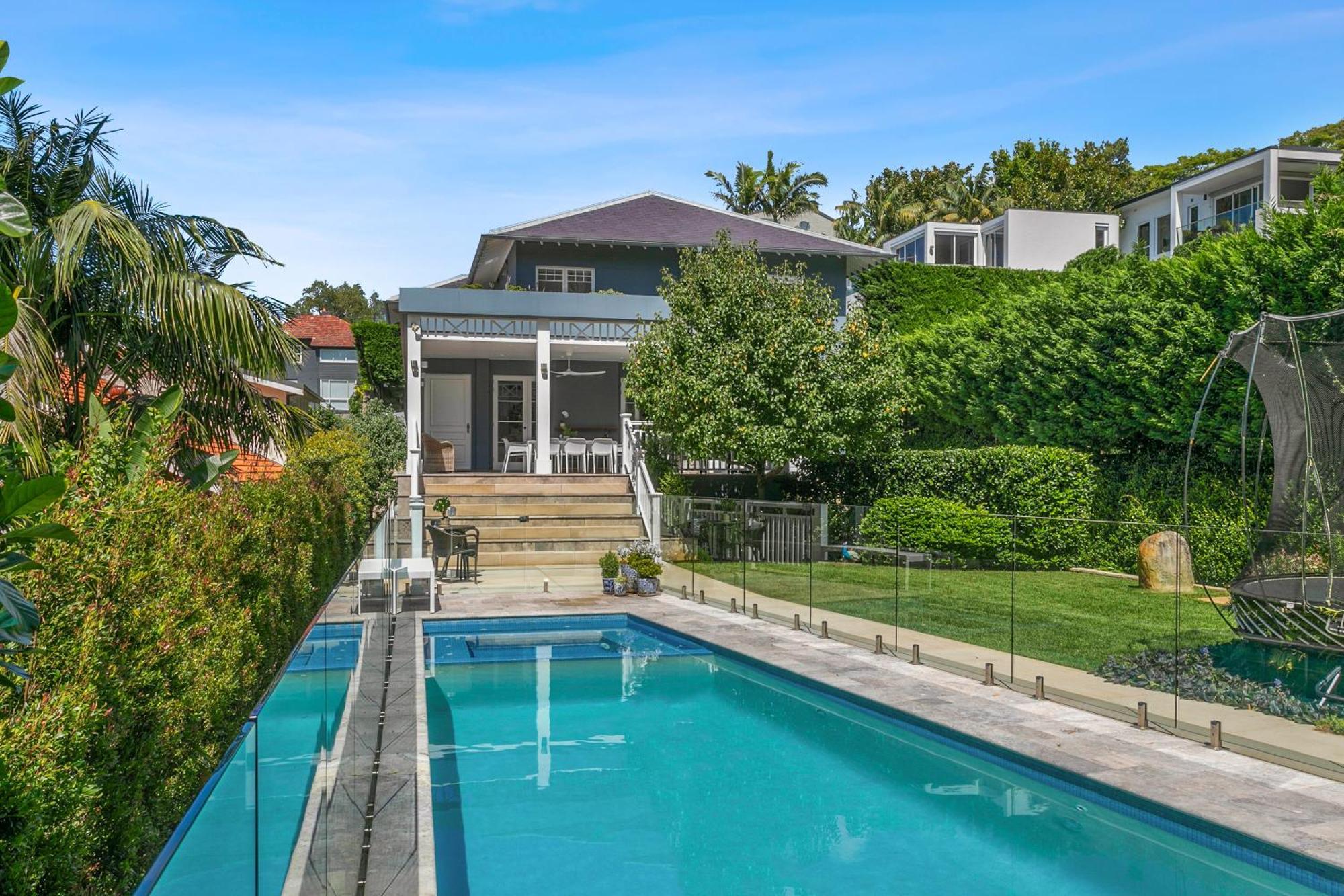 Holiday home Balmoral Hamptons House With Heated Pool And Hot Tub Sydney