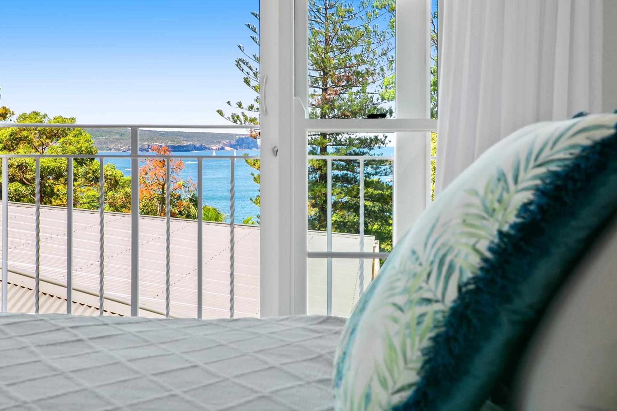 Balmoral Hamptons House With Heated Pool And Hot Tub Holiday home