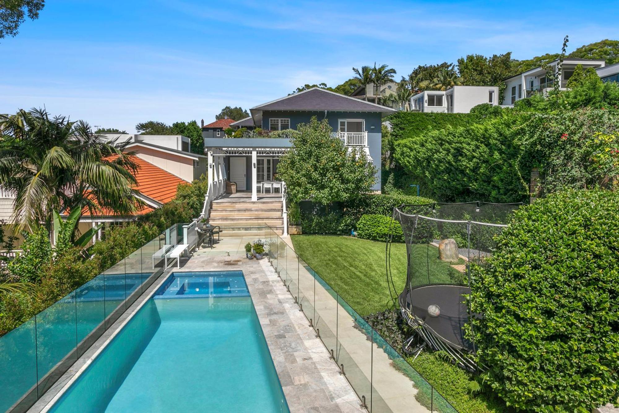 Balmoral Hamptons House With Heated Pool And Hot Tub Holiday home Sydney